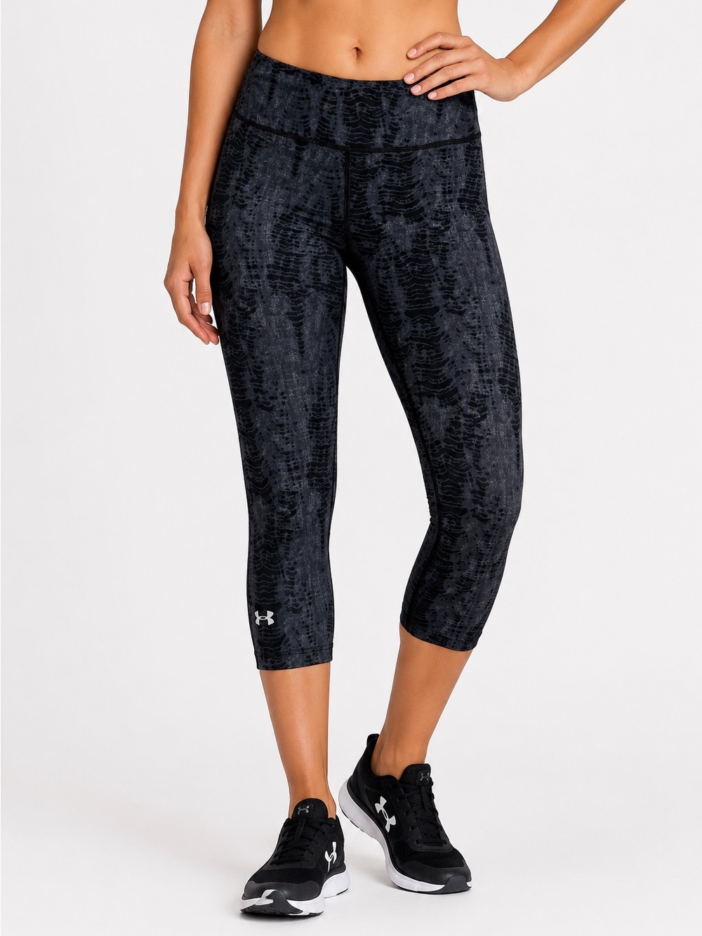 Under Armour HeatGear Compression Capri Leggings Women’s Medium Gray Black Print